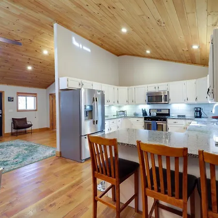 Pet-Friendly Spruce Pine Cabin With Private Fire Pit Exterior photo
