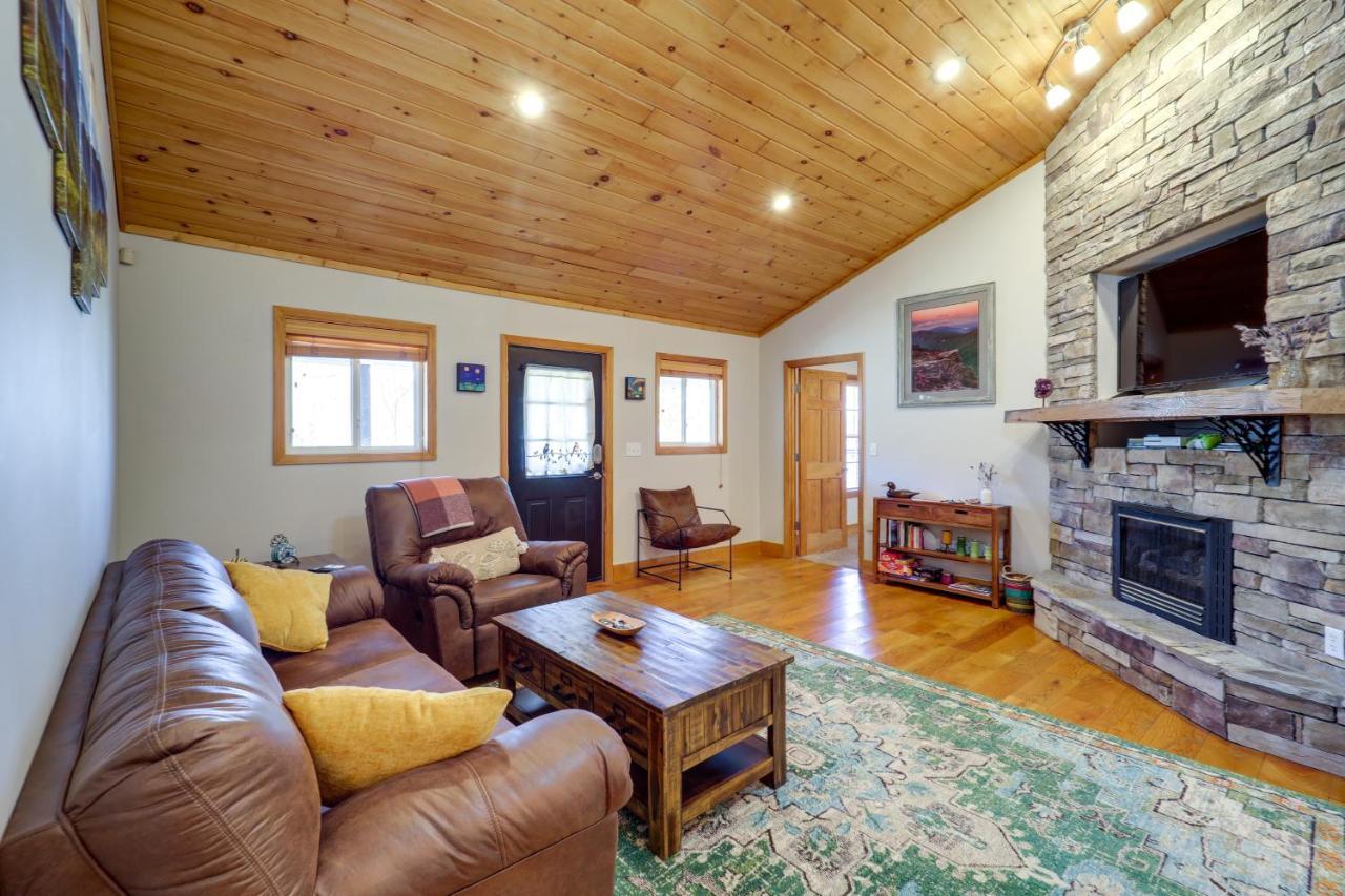 Pet-friendly With Private Fire Pit * Spruce Pine