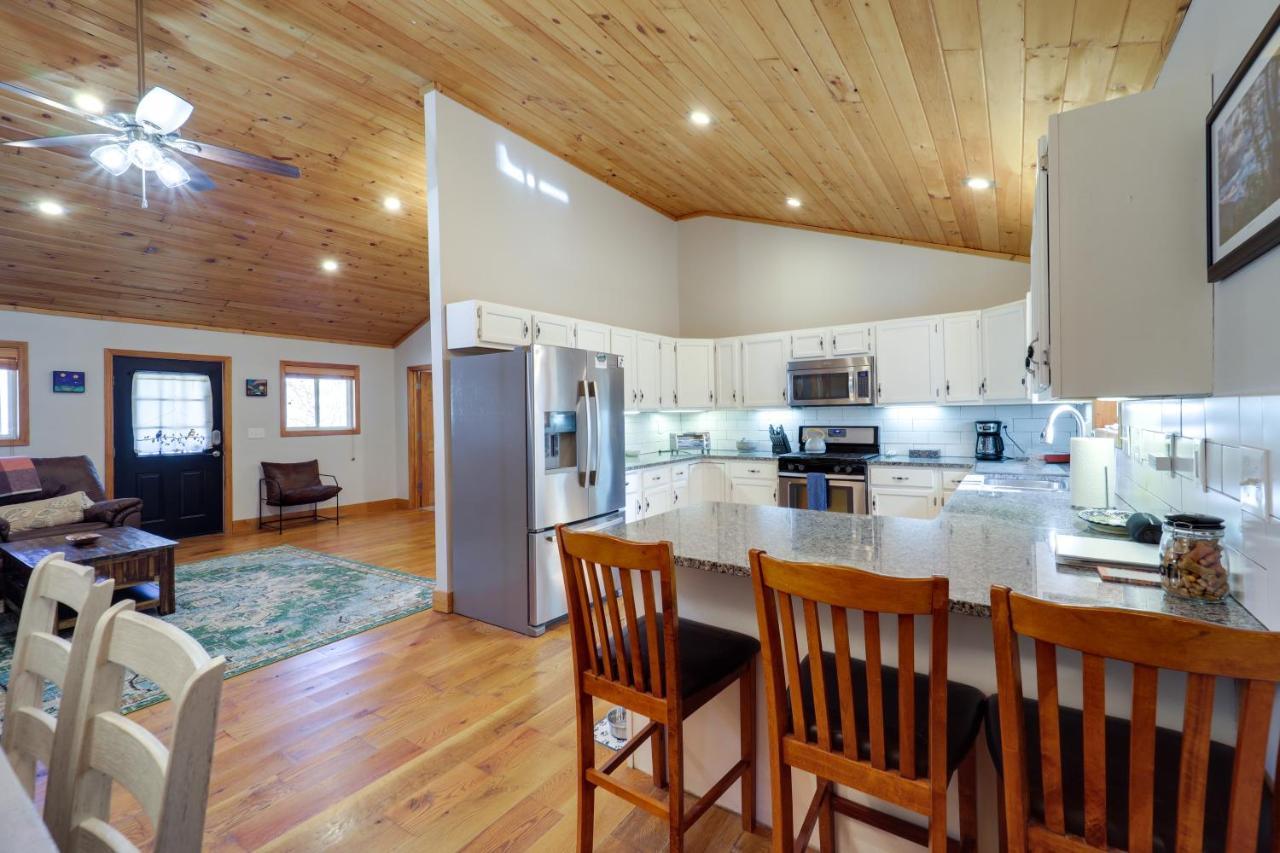 Pet-friendly With Private Fire Pit Spruce Pine